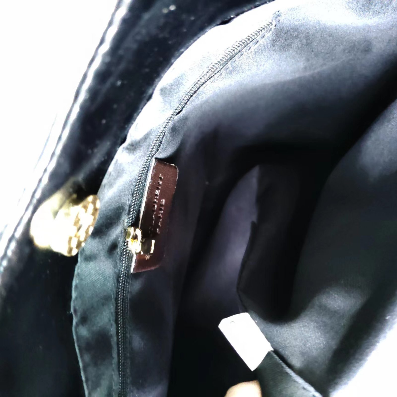 Yves Saint Laurent Handbags In Quilted Lambskin - Image 6