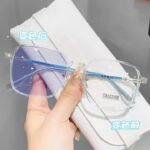 Photochromic Myopia Glasses Anti-Blue Light Big Frame Square Metal Eyeglasses for Men & Women - Image 4
