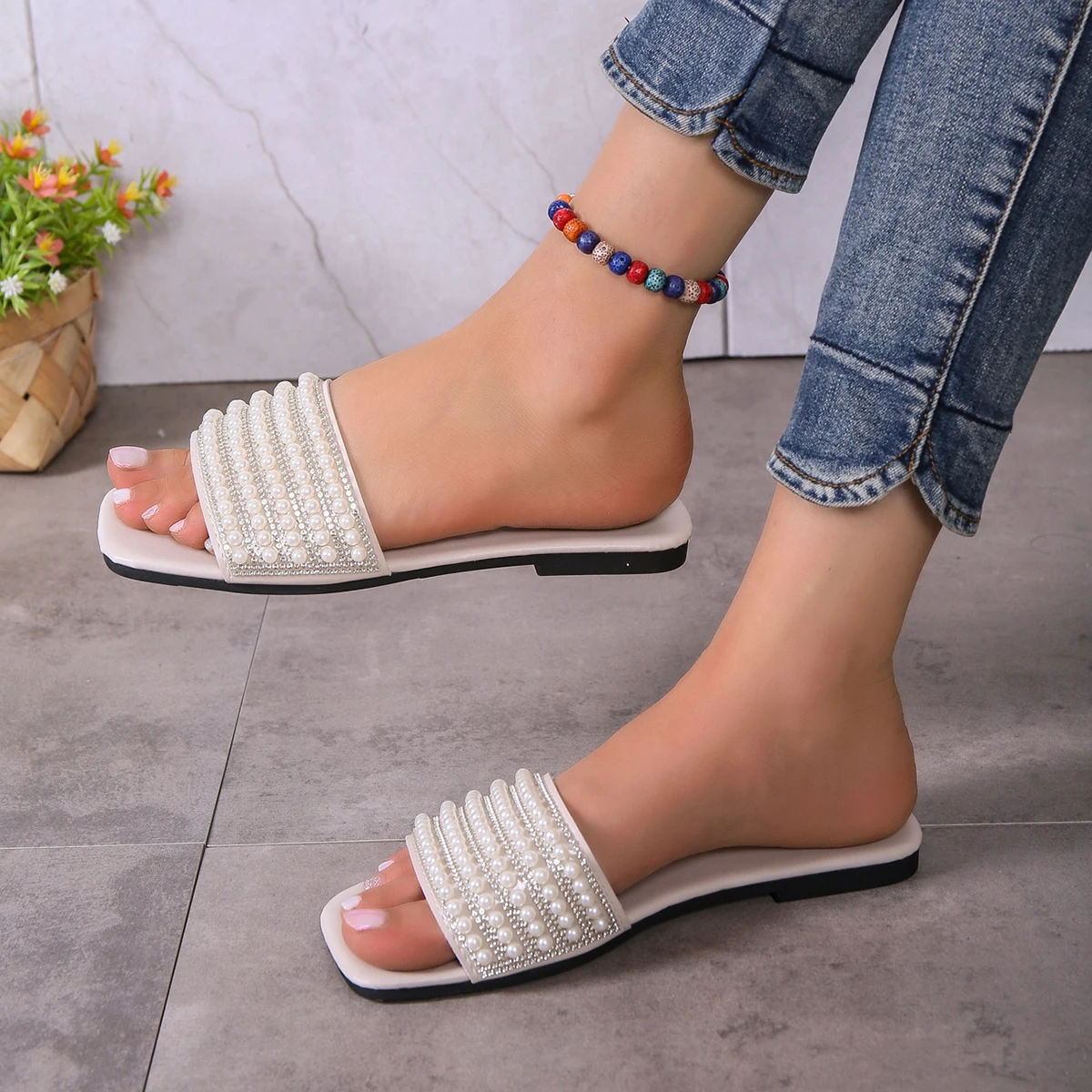 Women's fashionable flat sandals with artificial pearl and rhinestone decoration slippers - Image 2