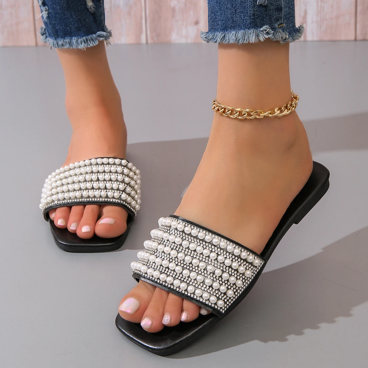 Women's fashionable flat sandals with artificial pearl and rhinestone decoration slippers - Image 4