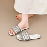 2025 New Casual Plus Size Flat Bottom Sandals Women's Hot Selling Vintage Outerwear Slippers Fashion Style Adult Footwear - Image 5